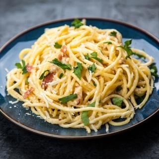 Zucchini-Carbonara mit Speck