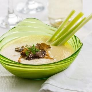 Selleriesuppe mit Erdnusscreme