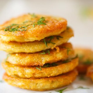 Asia-Salat in Kartoffelpuffer