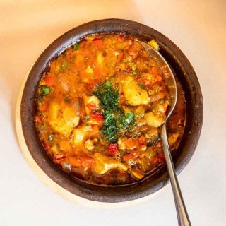 Bhujia mit Kartoffeln, Zwiebeln + Tomaten