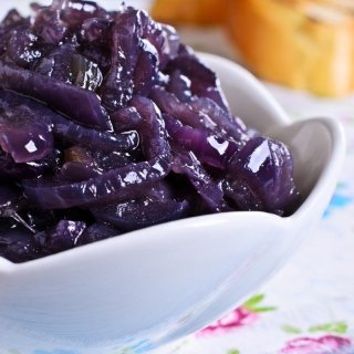 Confit aus roten Zwiebeln