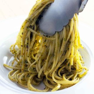 Kräuter-Linguine mit Kohlrabi