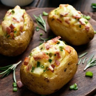 Ofenkartoffeln mit Frühlingshäubchen
