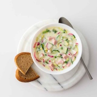 Radieschen-Suppe mit Grün