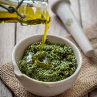 Radieschengrün-Pesto