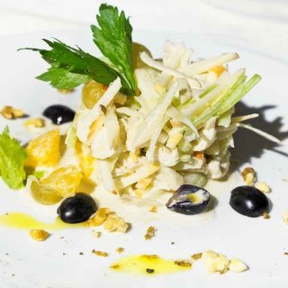 Schwarzer Rettich-Saftorangen-Salat