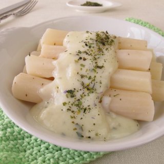 Schwarzwurzel mit Kräutersoße