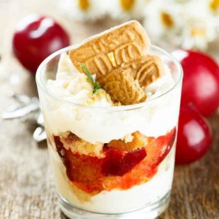 Seidentofucreme mit Pflaumen