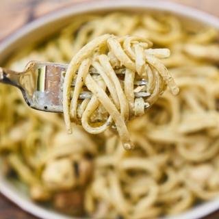 Spaghetti mit Kohlrabi-Cashew-Sauce