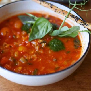 Spinat-Tomatensuppe aus Ghana