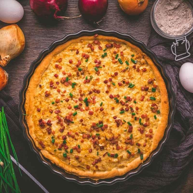Zwiebelkuchen mit Hefeteig