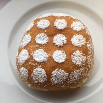 Dinkelkrapfen hell getupft