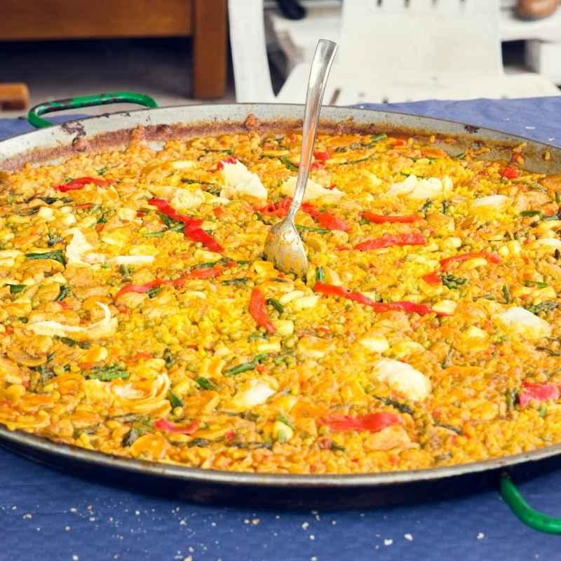 Artischocken-Gemüse Paella