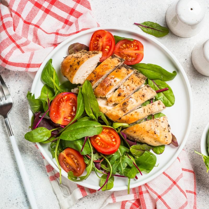 Asia-Salat mit Hähnchenbrust