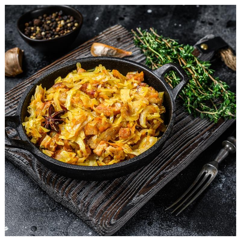 Fischpfanne mit Weißkraut und Kartoffeltalern