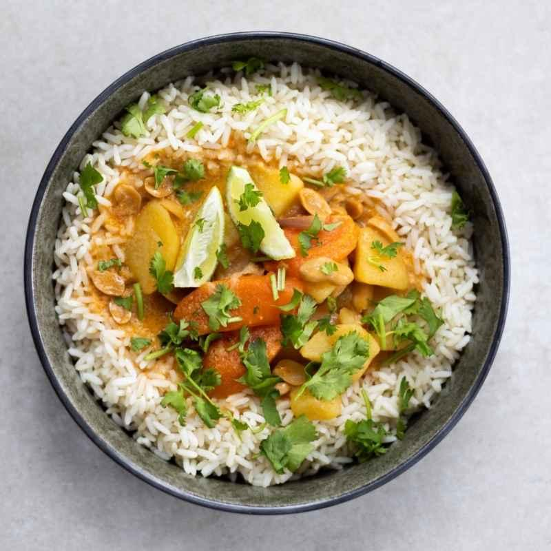 Fruchtige Curry-Lauch-Pfanne mit Reis