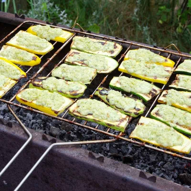 Gebratene Zucchini mit Käse