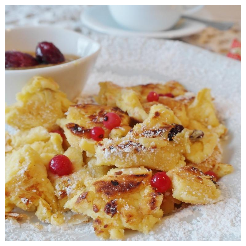 Kaiserschmarrn mit karamellisierten Pflaumen