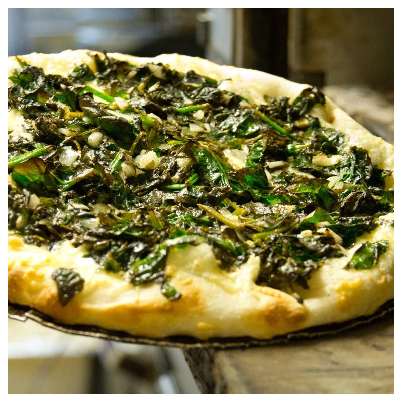 Kartoffelpizza mit Mangold