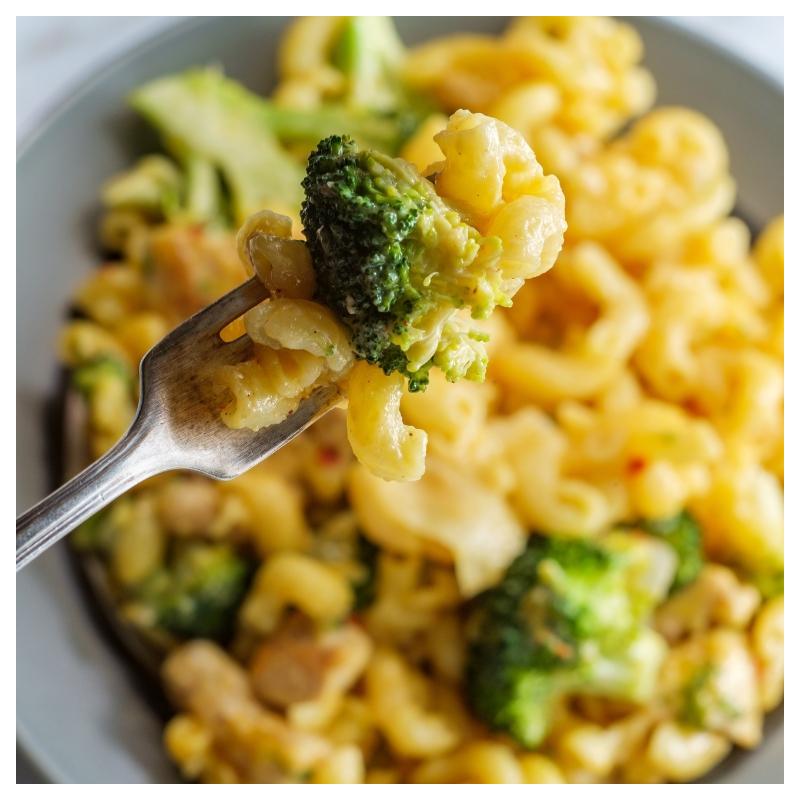 Vegane Mac & Cheese mit Brokkoli