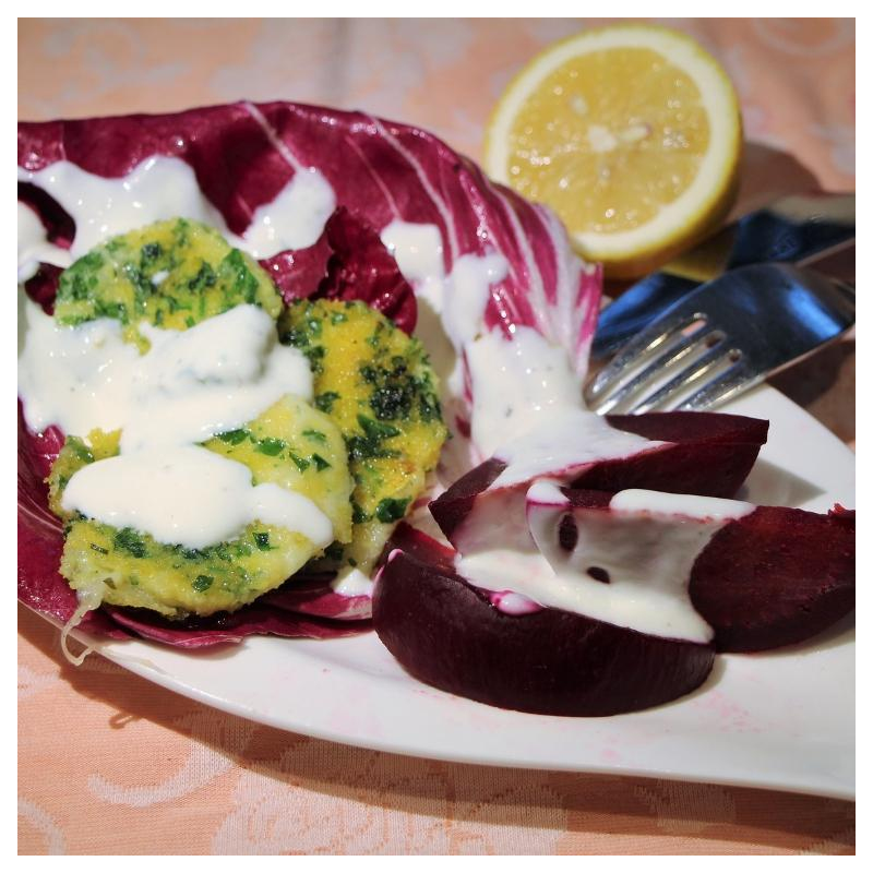 Warmer Wintersalat mit gebratenem Mozzarella